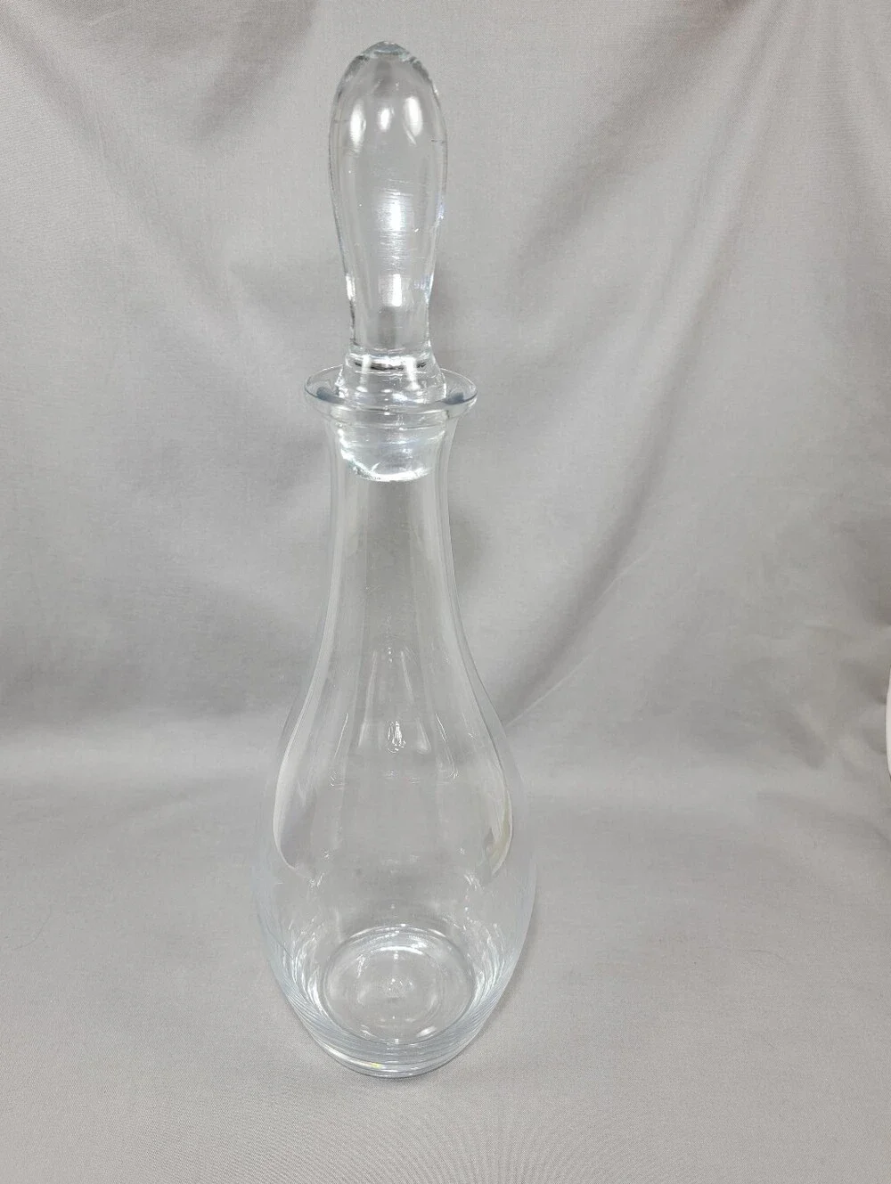 Vtg Wine Decanter Etched Grapes Vine Pattern Clear Glass Base Stopper
